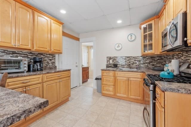 3 Family at 29 Forest Street, Fitchburg MA 01420, Fitchburg, photo 3 of 33
