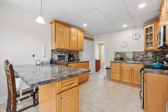 3 Family at 29 Forest Street, Fitchburg MA 01420, Fitchburg, photo 5 of 33