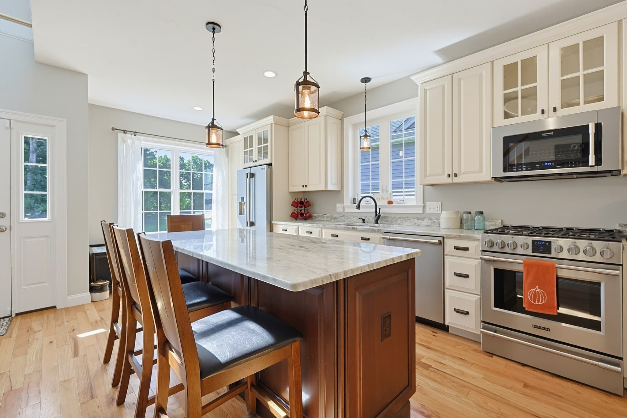 Condominium at 44 Beaver Pond Rd # 44, Milford MA 01757, Milford, photo 5 of 28