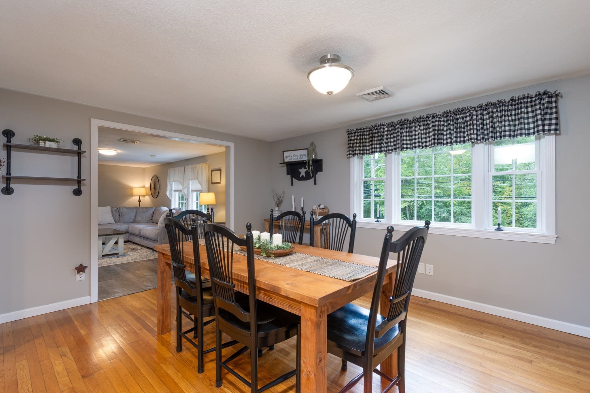 Single Family Residence at 113 Charlton Rd, Spencer MA 01562, Spencer, photo 3 of 32
