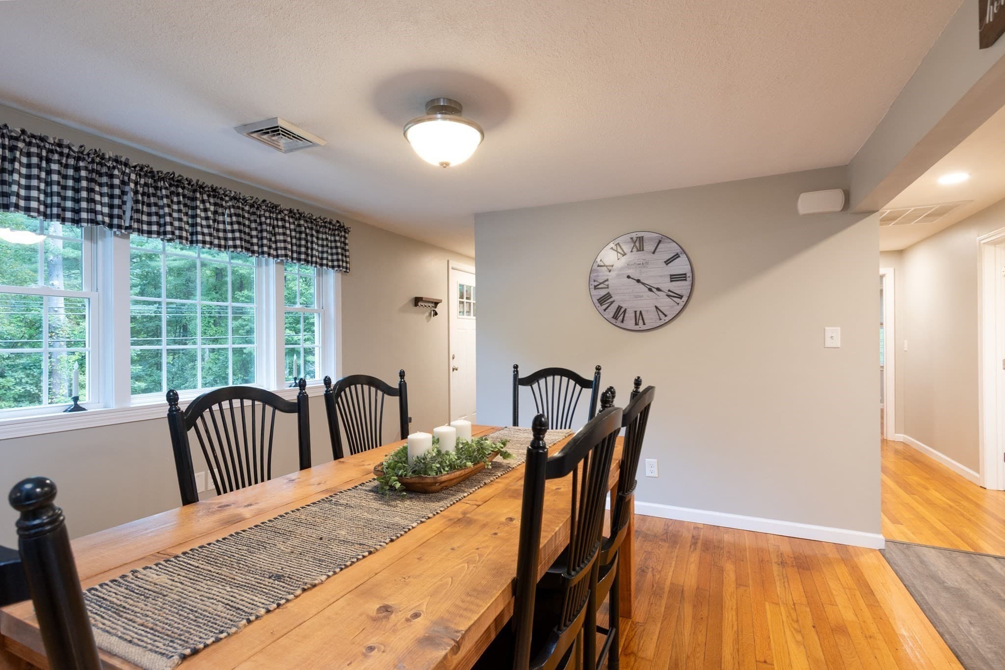 Single Family Residence at 113 Charlton Rd, Spencer MA 01562, Spencer, photo 9 of 32