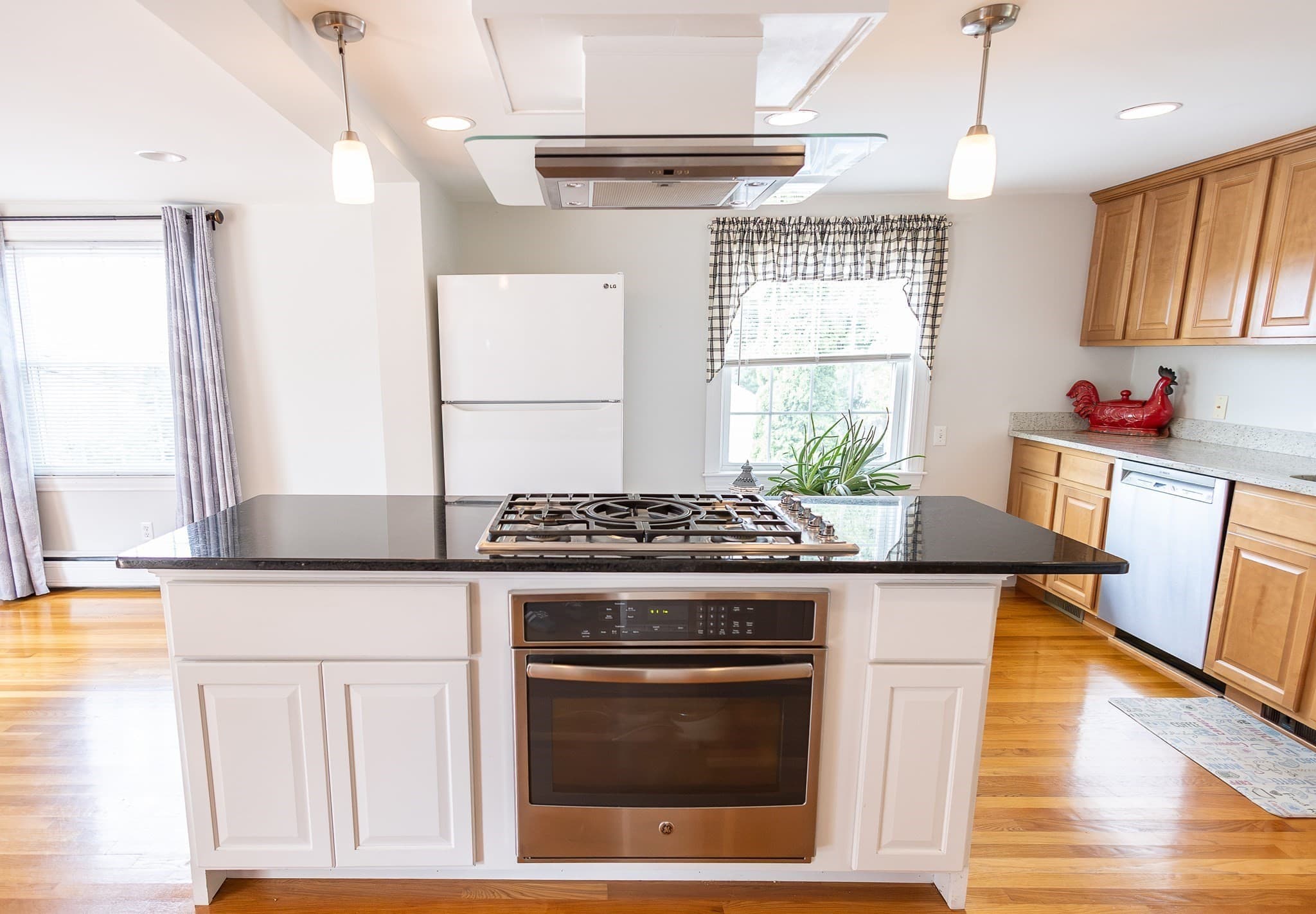 Single Family Residence at 351 Elm St, Marlborough MA 01752, Marlborough, photo 6 of 37