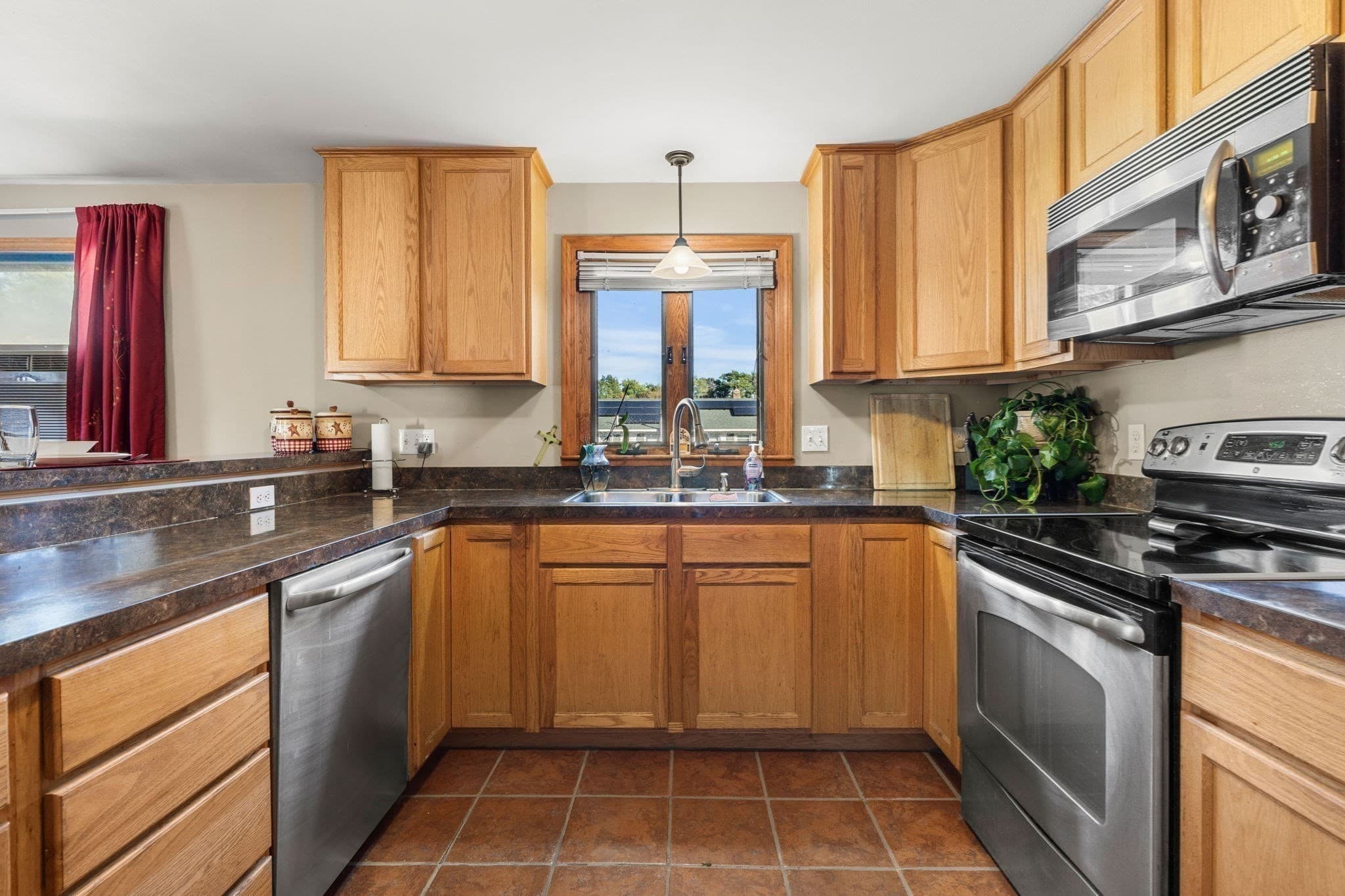Single Family Residence at 25 Belli Ave, Fitchburg MA 01420, Fitchburg, photo 6 of 37