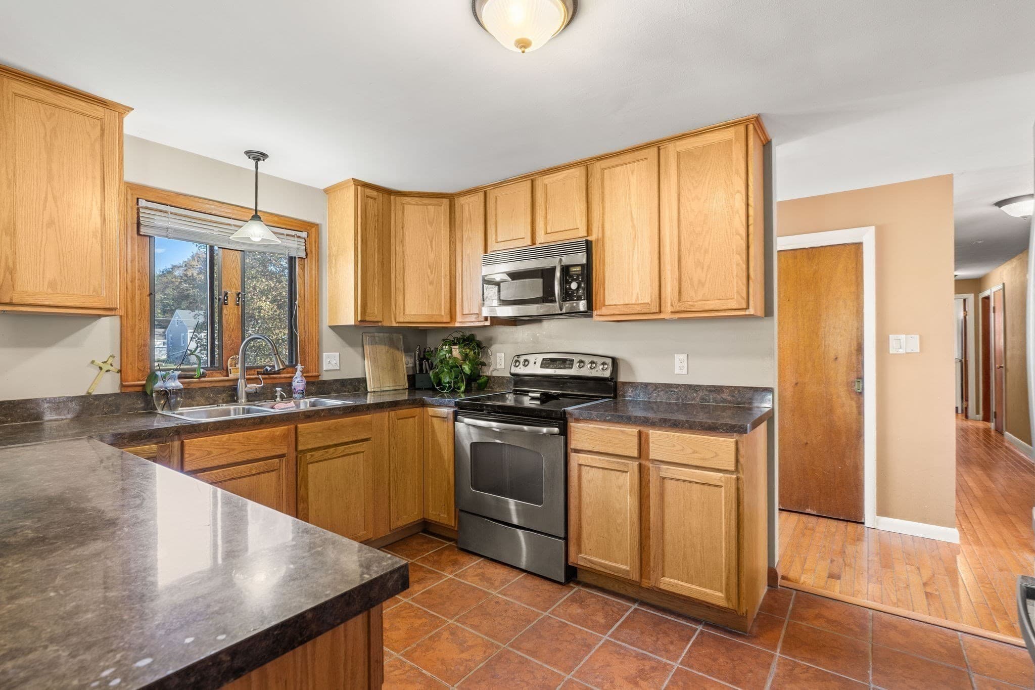 Single Family Residence at 25 Belli Ave, Fitchburg MA 01420, Fitchburg, photo 7 of 37