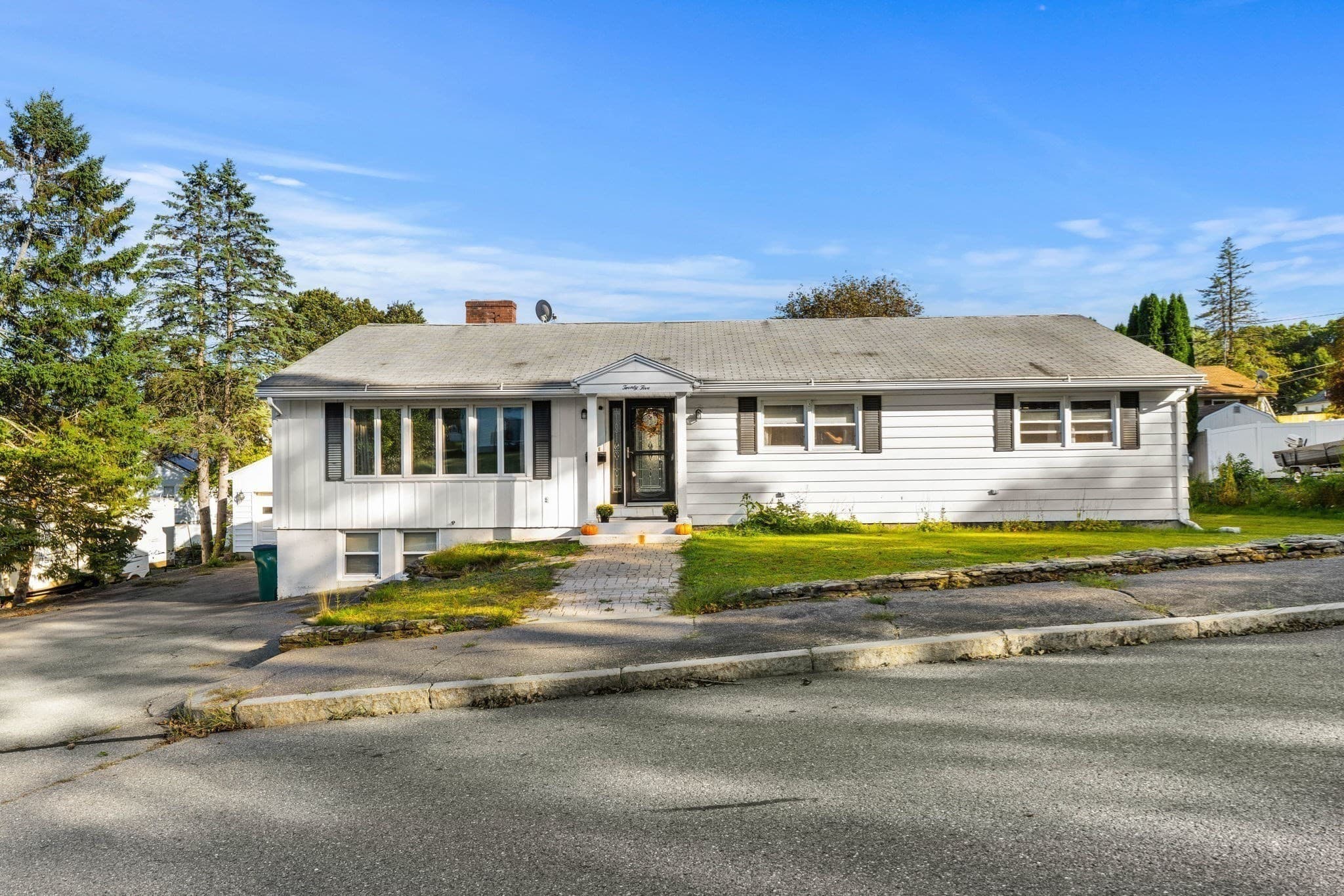 25 Belli Ave, Fitchburg MA 01420