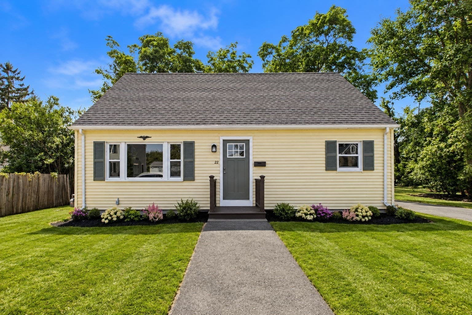 22 Myrtle Ave, Acushnet MA 02743