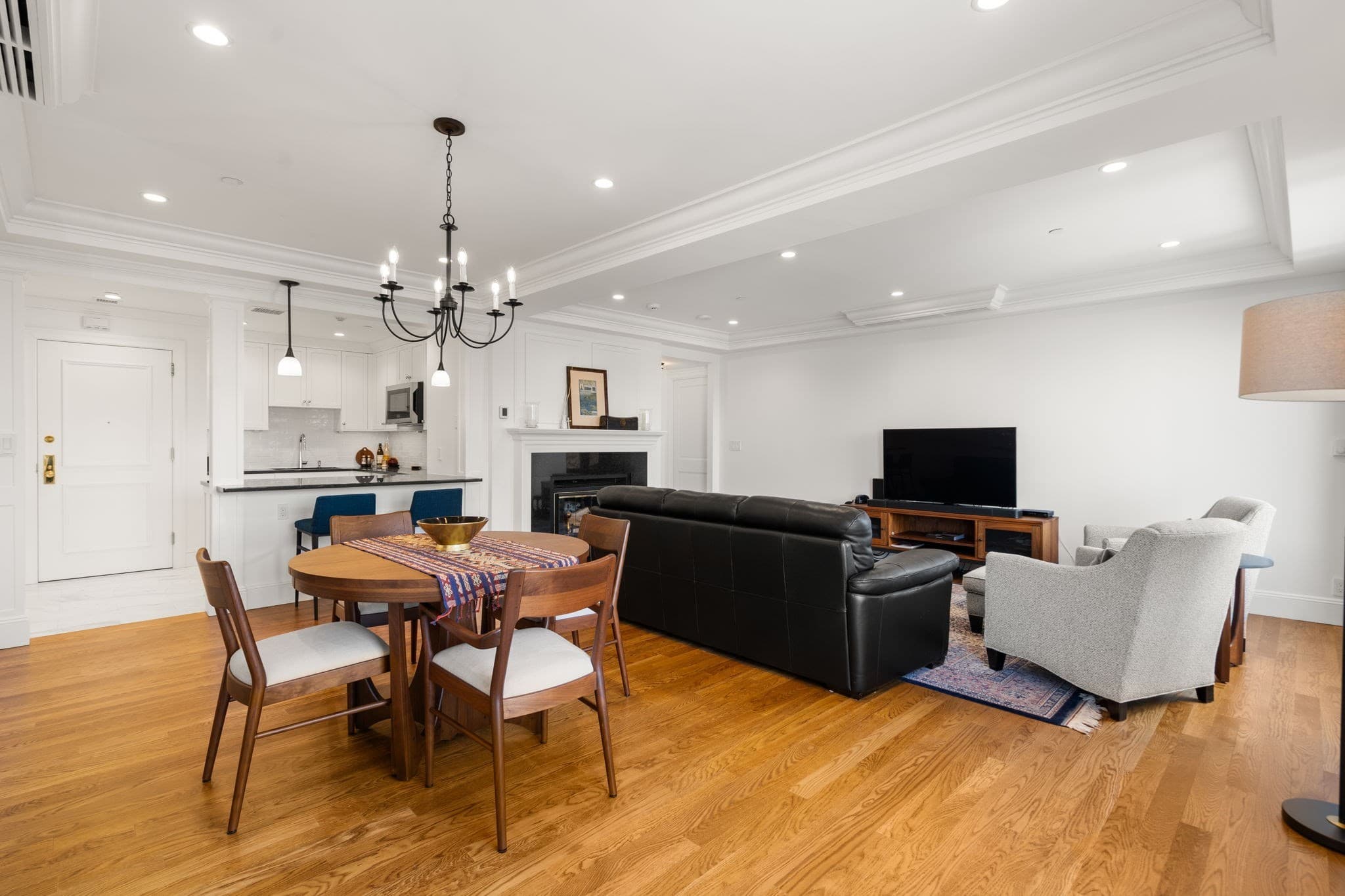 Condominium at 20 Rowes Wharf # 701, Boston MA 02110, photo 5 of 41
