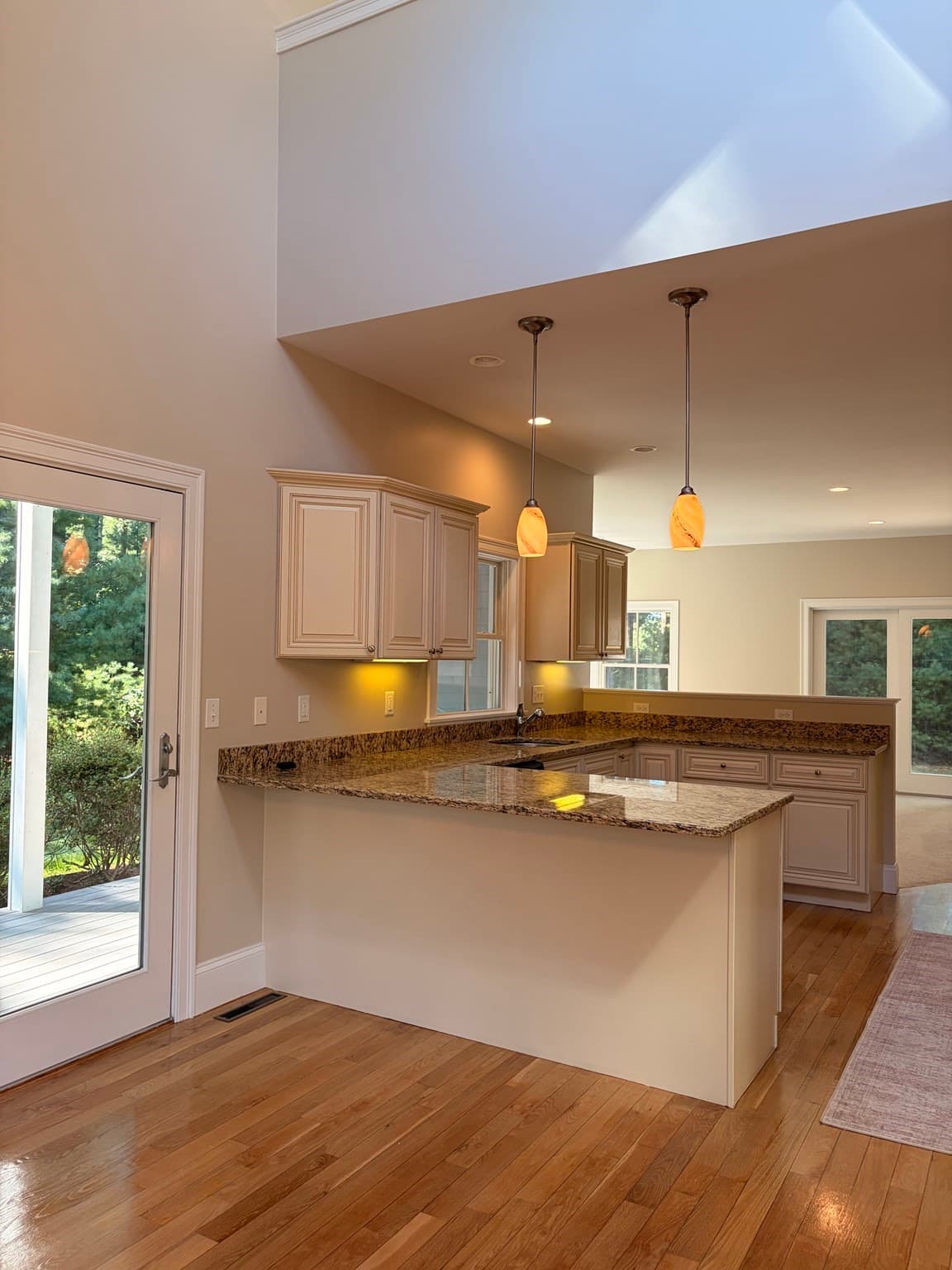 Condominium at 38 Hathaway Pond Cir # 38, Rochester MA 02770, Rochester, photo 6 of 32
