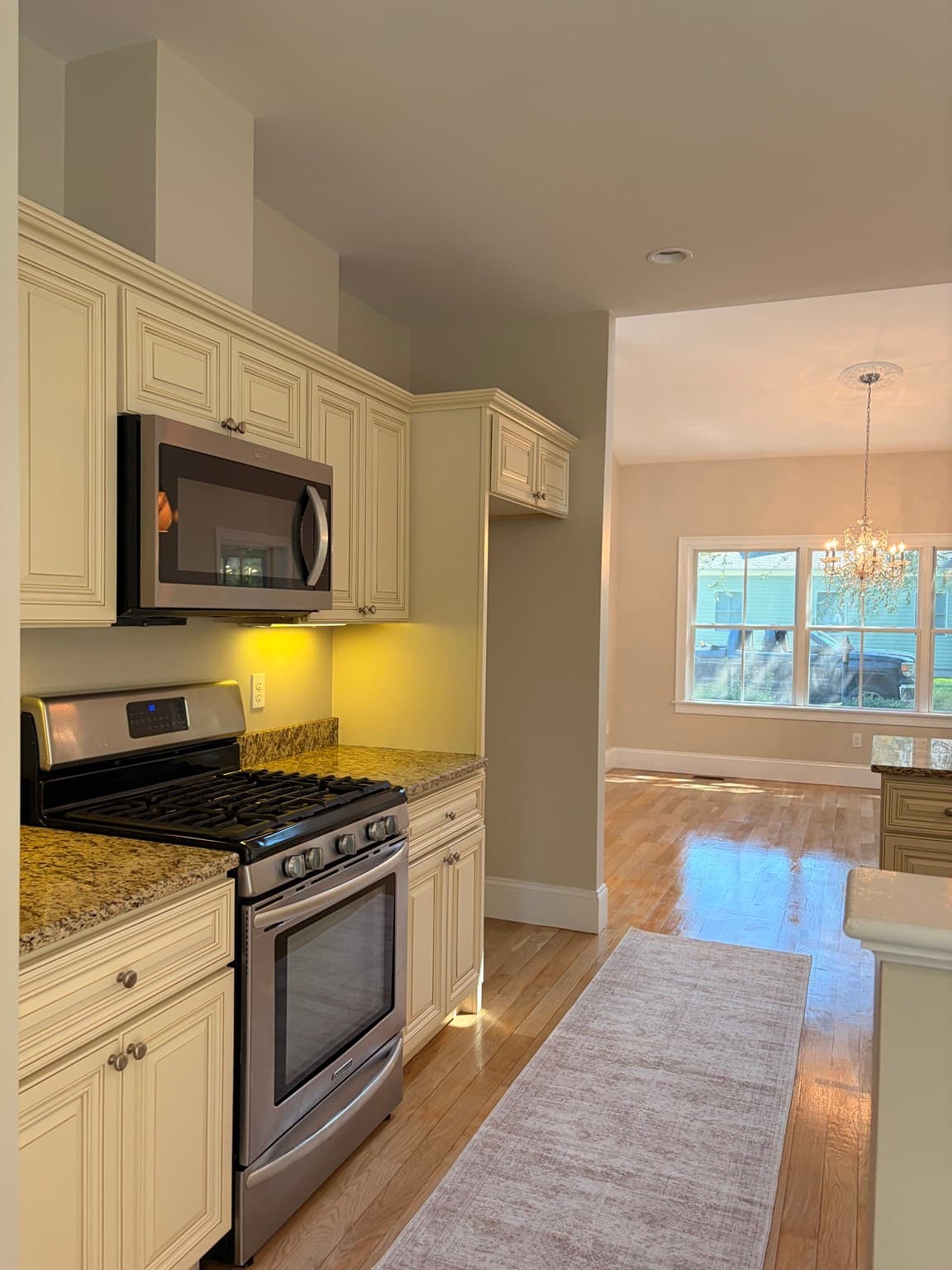 Condominium at 38 Hathaway Pond Cir # 38, Rochester MA 02770, Rochester, photo 9 of 32