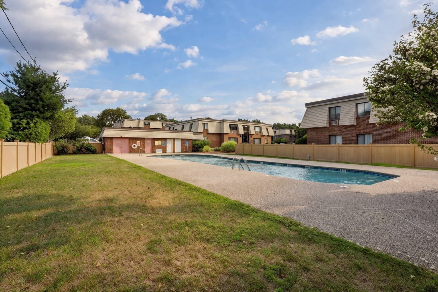 Condominium at 12 Hallmark Gdns # 2, Burlington MA 01803, Burlington, photo 2 of 6