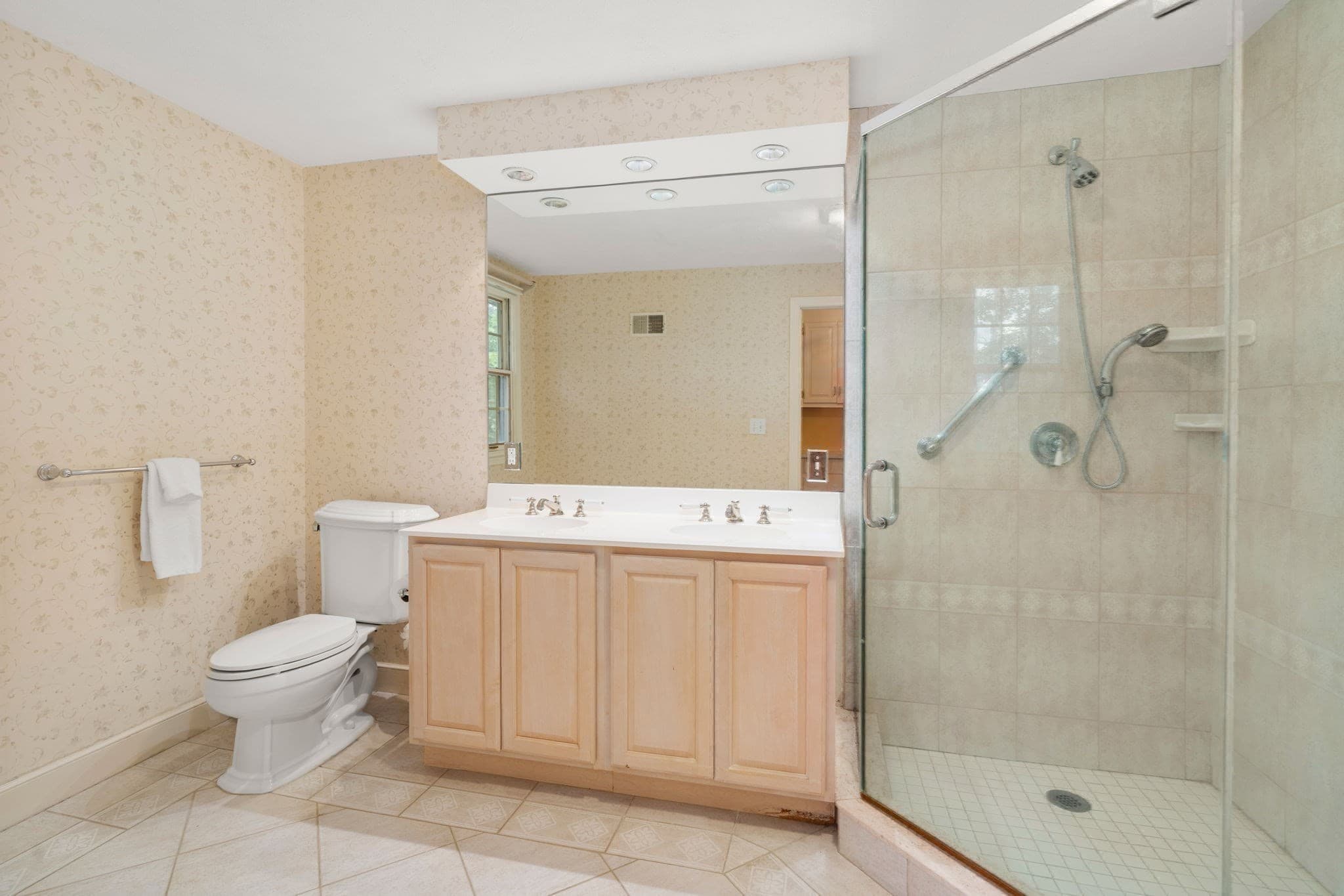 Single Family Residence at 10 Circle Dr, Dover MA 02030, Dover, photo 22 of 39