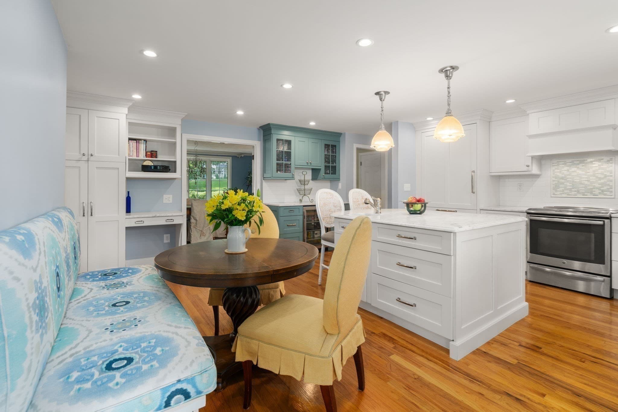 Single Family Residence at 10 Circle Dr, Dover MA 02030, Dover, photo 11 of 39