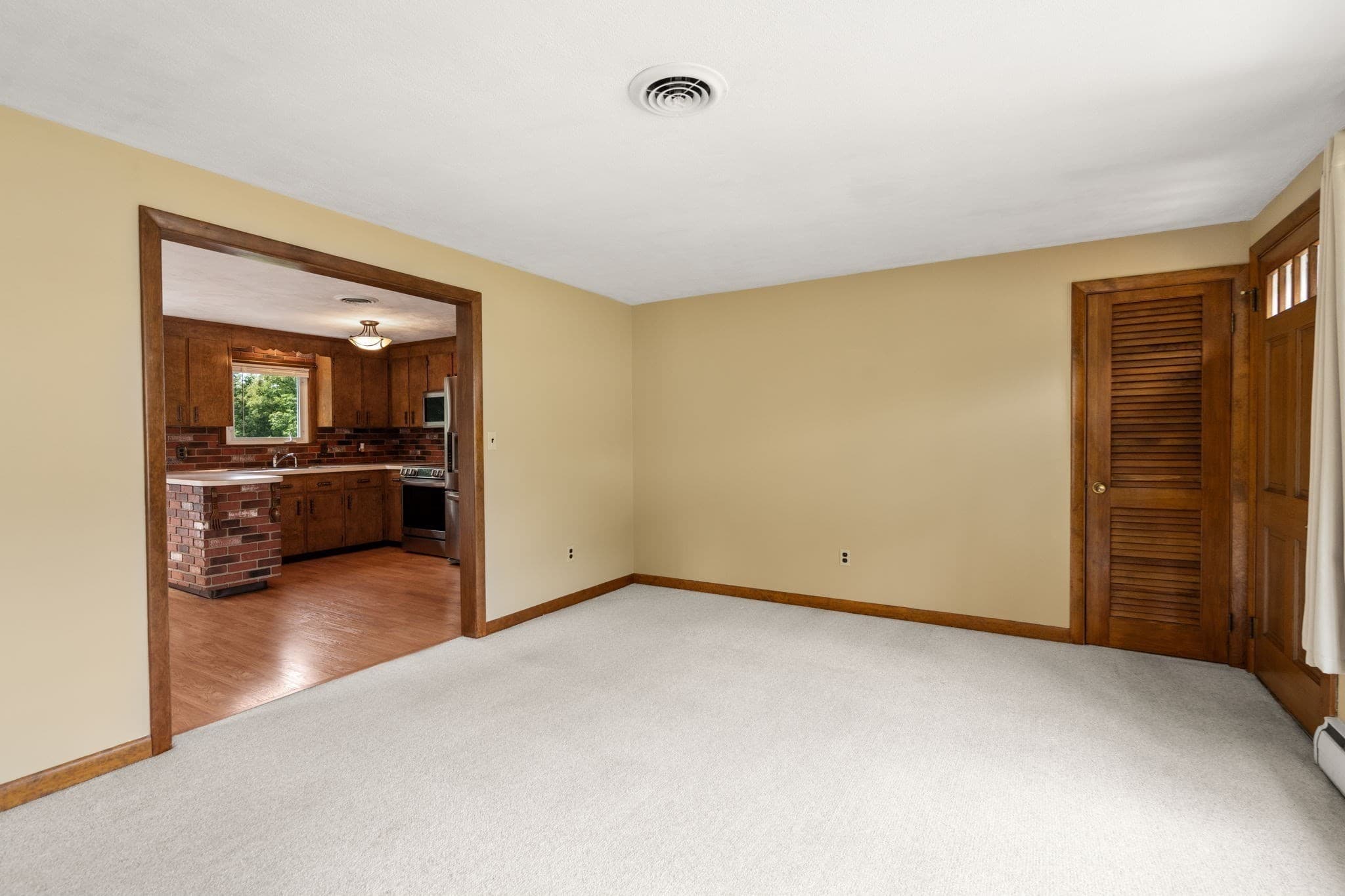 Single Family Residence at 8 Benelli St, Woonsocket RI 02895, Woonsocket, photo 7 of 35