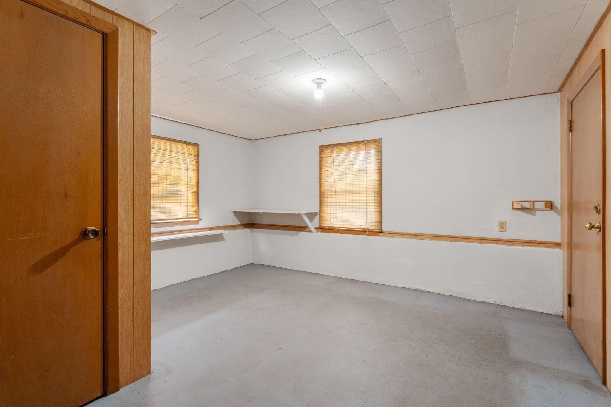 Single Family Residence at 8 Benelli St, Woonsocket RI 02895, Woonsocket, photo 24 of 35