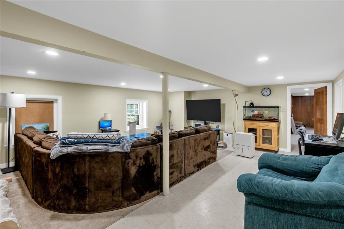 Single Family Residence at 121 Twin Fawn Dr, Hanover MA 02339, Hanover, photo 26 of 42