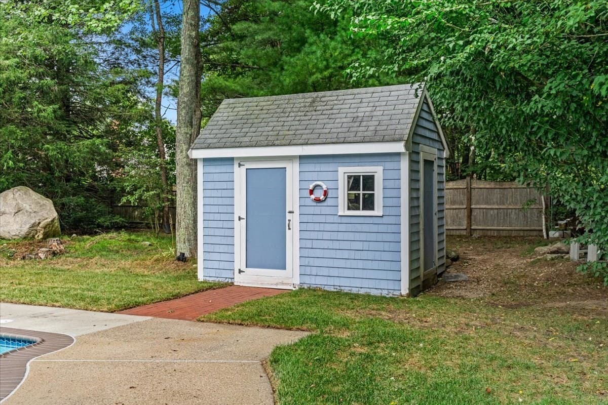 Single Family Residence at 121 Twin Fawn Dr, Hanover MA 02339, Hanover, photo 36 of 42