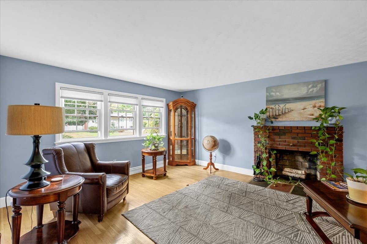 Single Family Residence at 121 Twin Fawn Dr, Hanover MA 02339, Hanover, photo 4 of 42