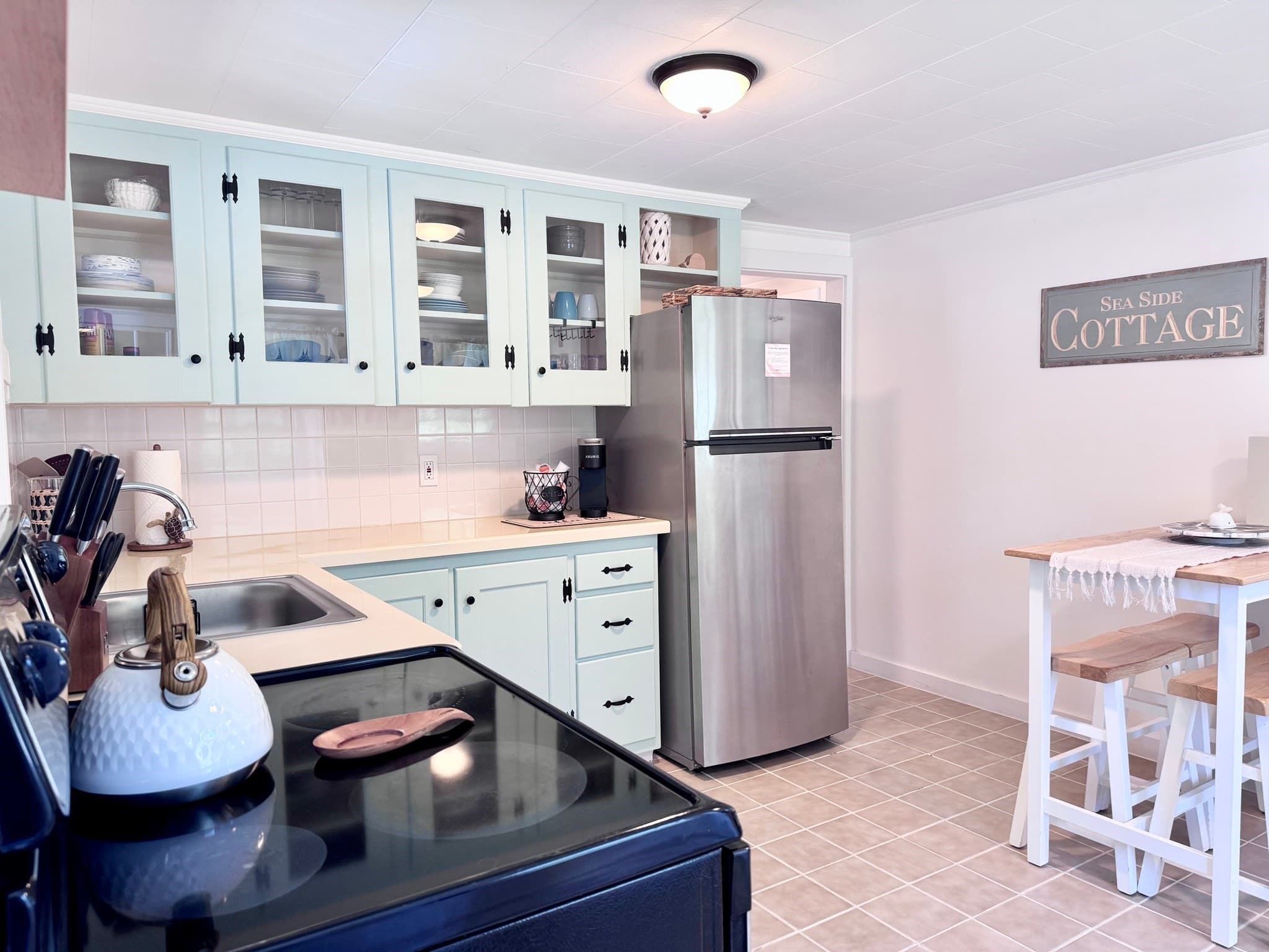 Single Family Residence at 42 Vineyard Ave, Barnstable MA 02601, Barnstable, photo 3 of 36