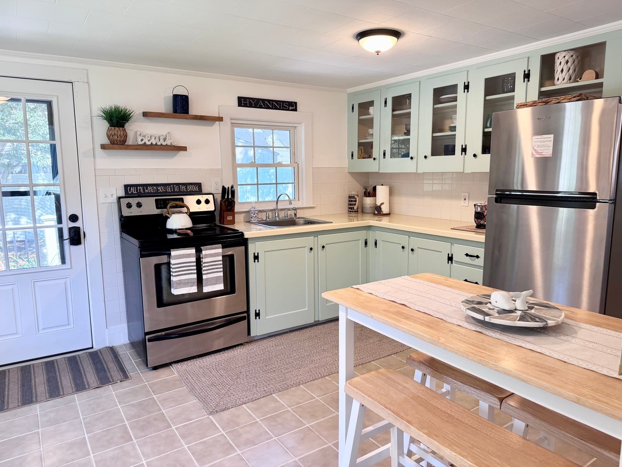 Single Family Residence at 42 Vineyard Ave, Barnstable MA 02601, Barnstable, photo 4 of 36