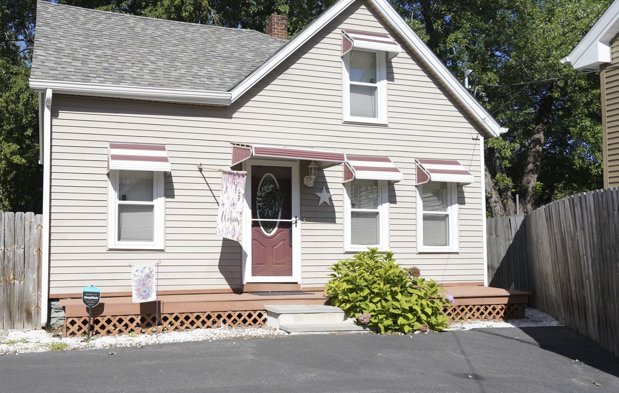 Single Family Residence at 4 Phillips St, Attleboro MA 02703, Attleboro, photo 2 of 42