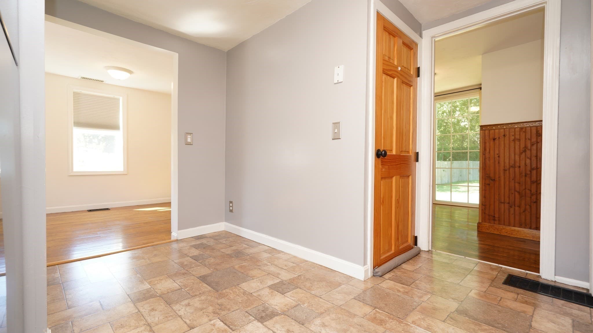 Single Family Residence at 4 Phillips St, Attleboro MA 02703, Attleboro, photo 12 of 42