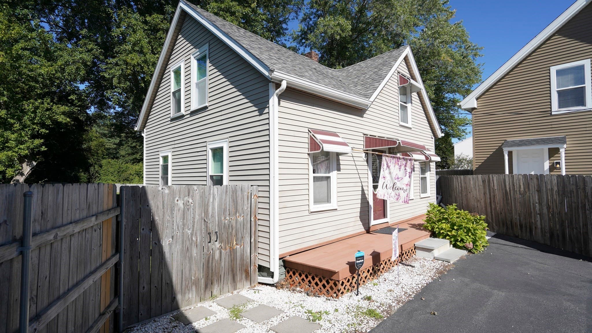 Single Family Residence at 4 Phillips St, Attleboro MA 02703, Attleboro, photo 3 of 42