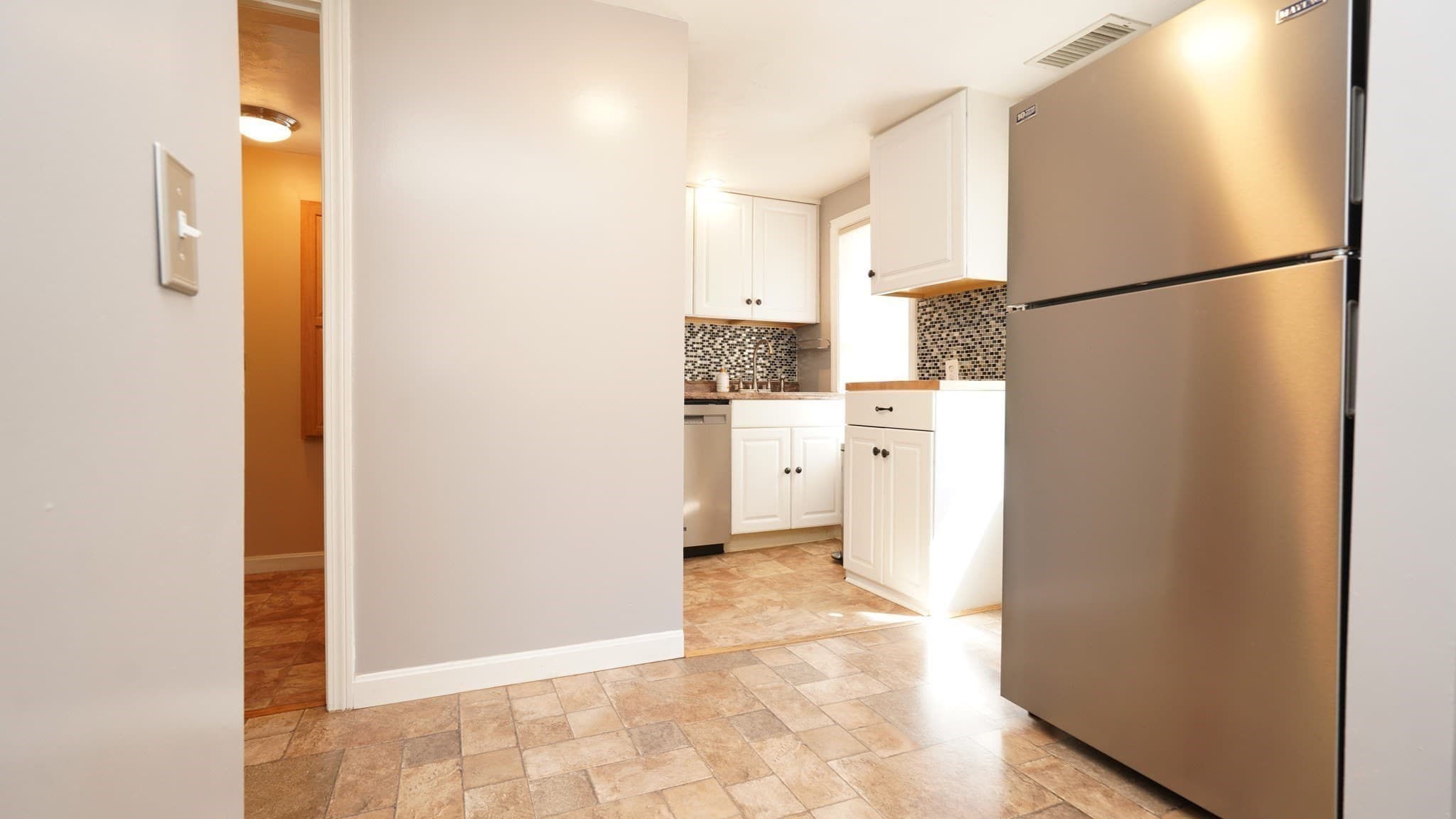 Single Family Residence at 4 Phillips St, Attleboro MA 02703, Attleboro, photo 9 of 42