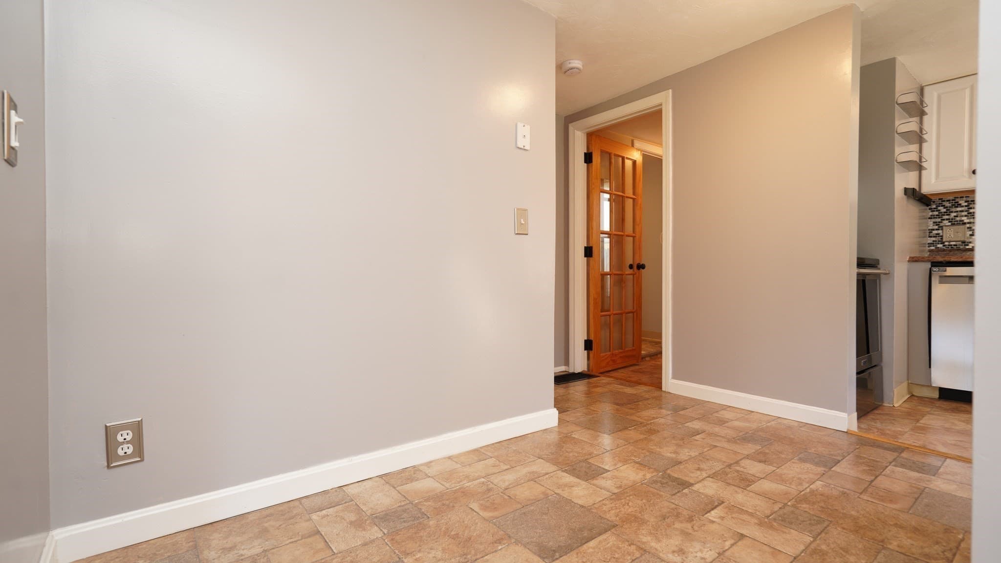 Single Family Residence at 4 Phillips St, Attleboro MA 02703, Attleboro, photo 11 of 42