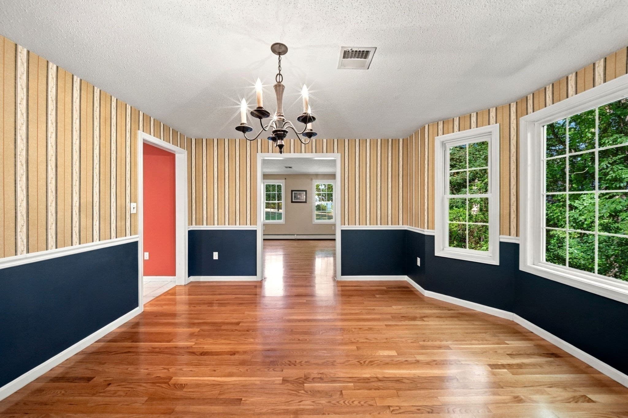 Single Family Residence at 43 Wampanoag Dr, Franklin MA 02038, Franklin, photo 9 of 32