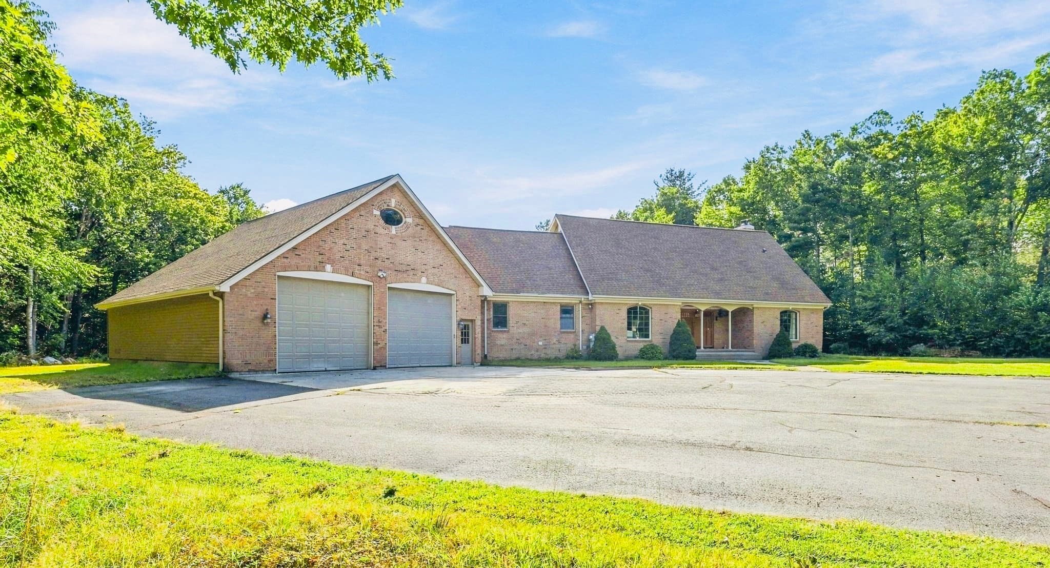 155 Woodland Way, Russell MA 01071