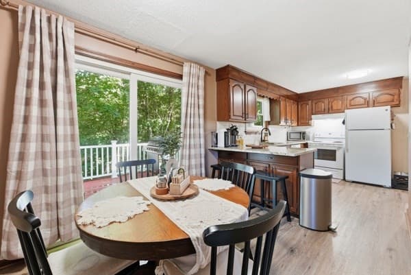 Single Family Residence at 185 Murphy Ln, Chicopee MA 01020, Chicopee, photo 5 of 17