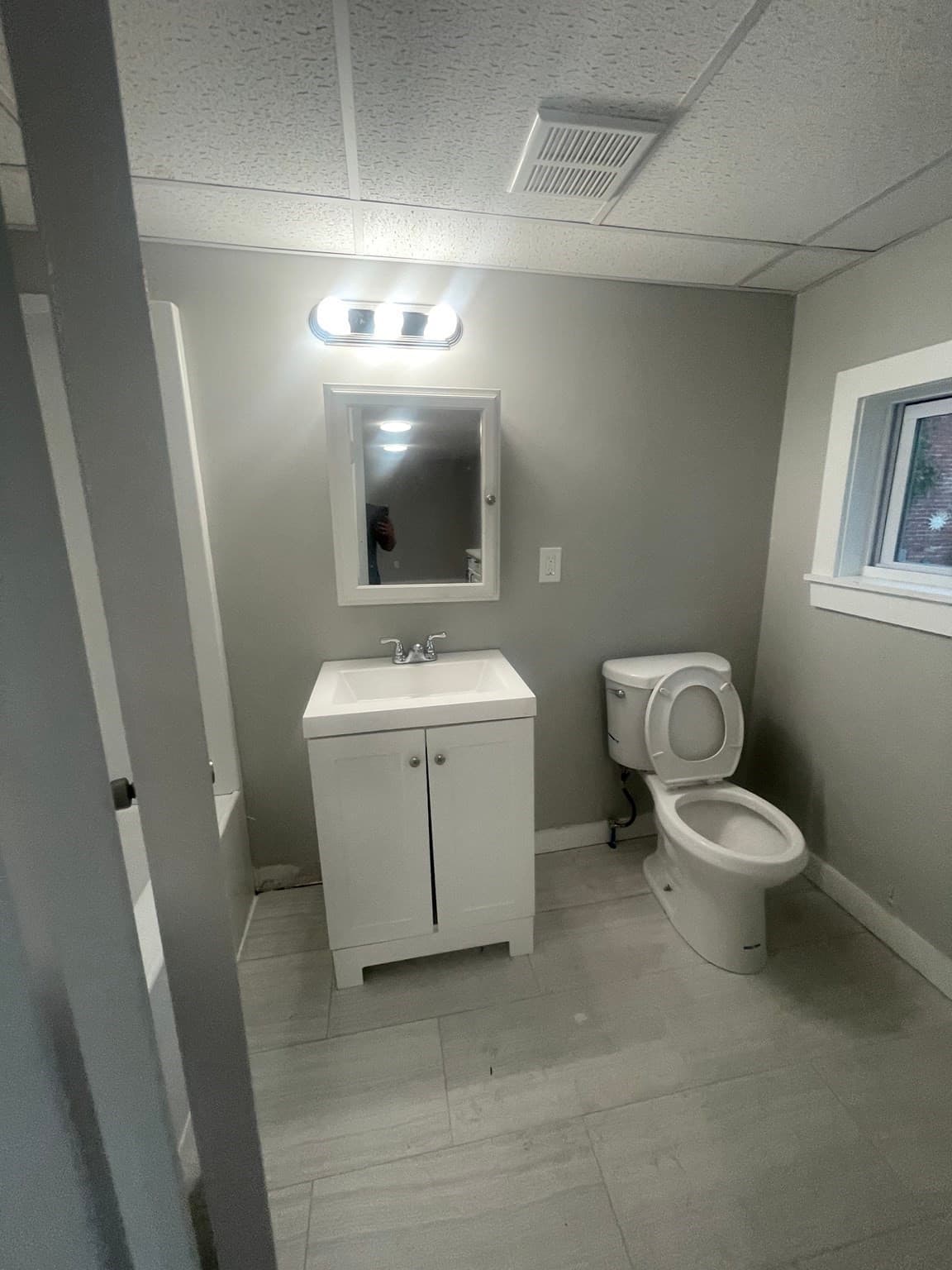 Single Family Residence at 46 Cottage St, New Bedford MA 02740, New Bedford, photo 6 of 16