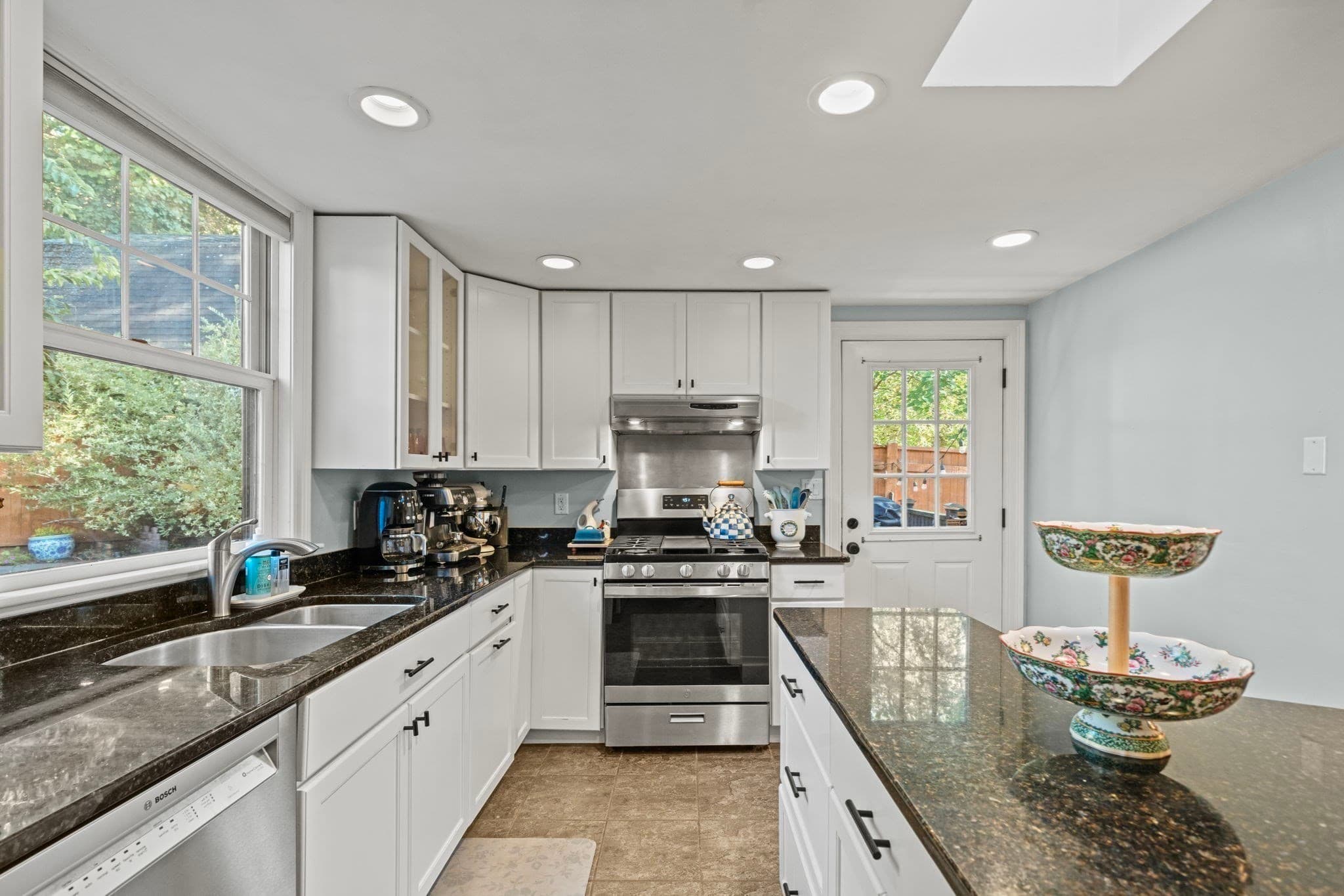 Single Family Residence at 264 Main Street, Amesbury MA 01913, Amesbury, photo 8 of 40