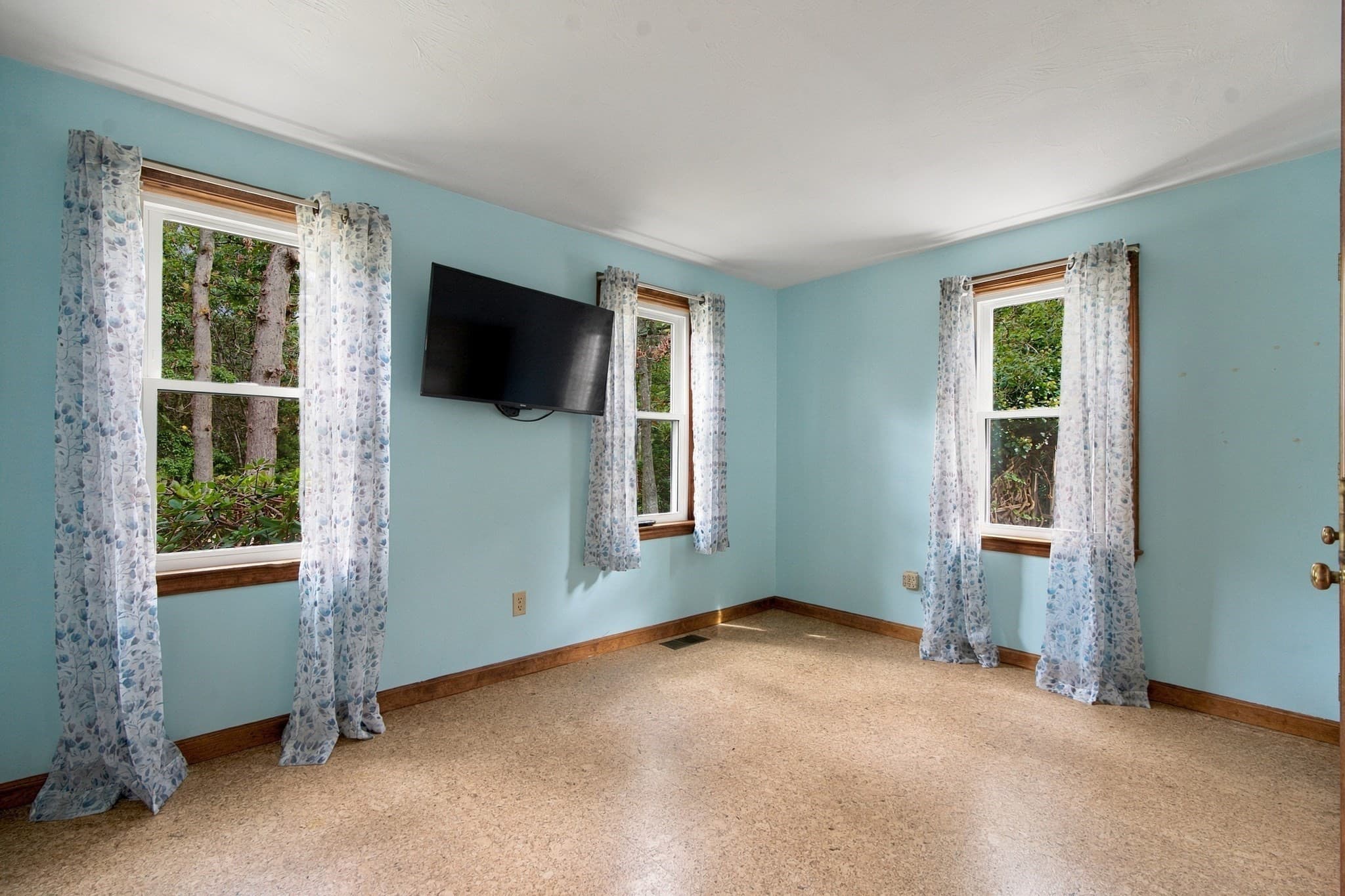 Single Family Residence at 16 Gunters Ln, Mashpee MA 02649, Mashpee, photo 13 of 34