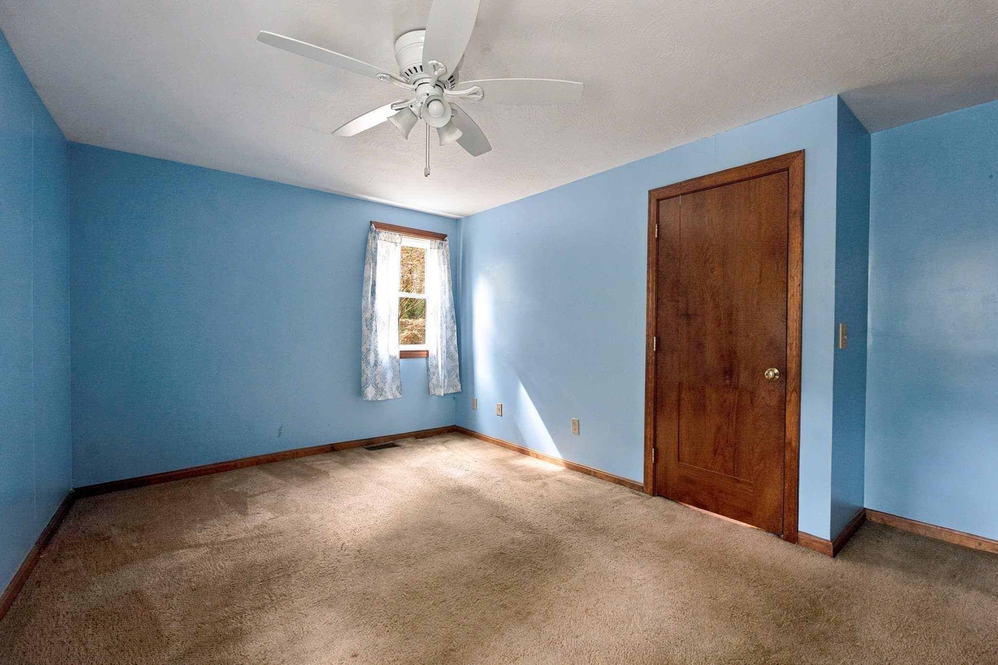 Single Family Residence at 16 Gunters Ln, Mashpee MA 02649, Mashpee, photo 16 of 34