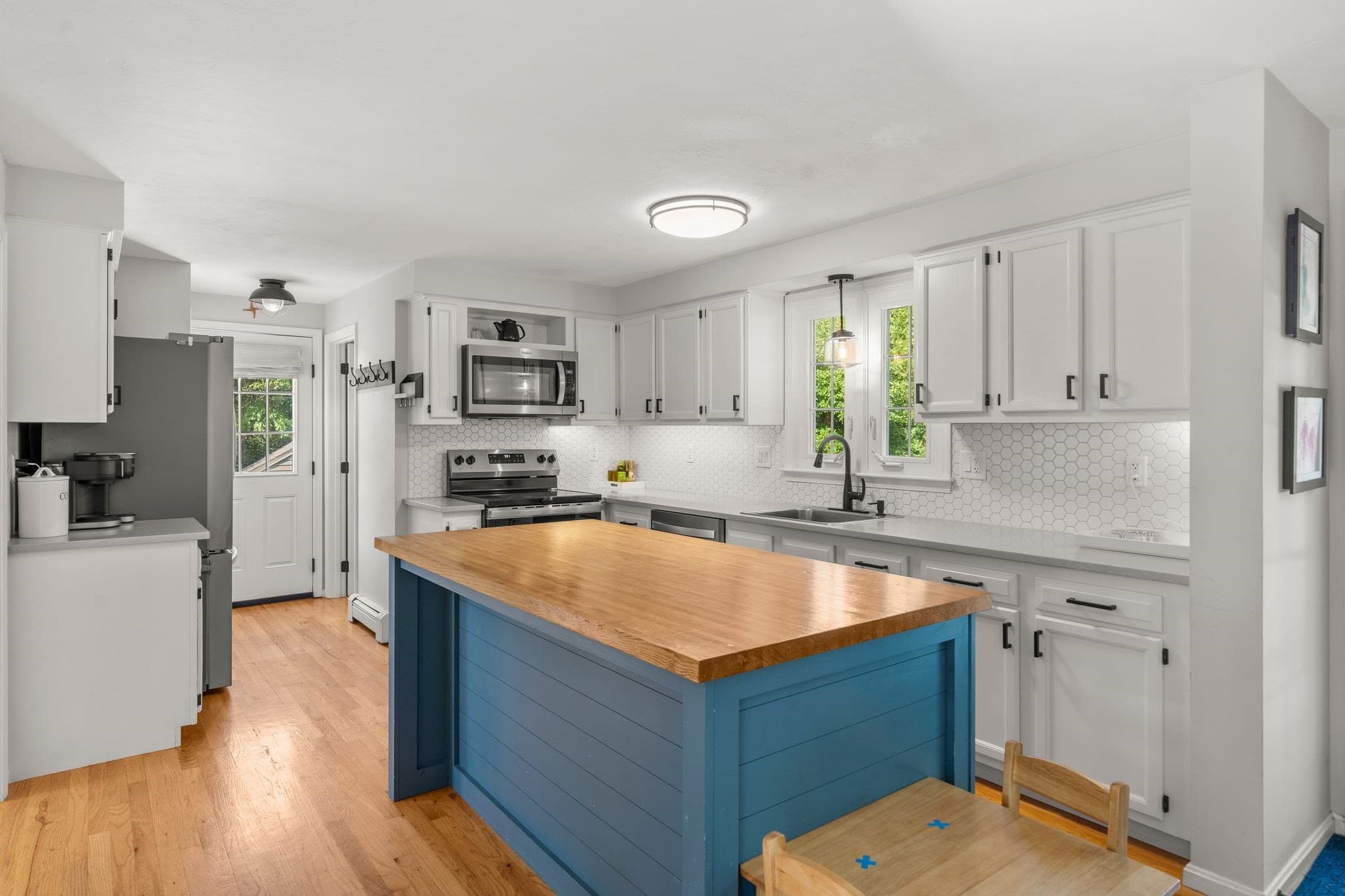 Single Family Residence at 11 Daniel Teague Dr, Rockland MA 02370, Rockland, photo 16 of 37