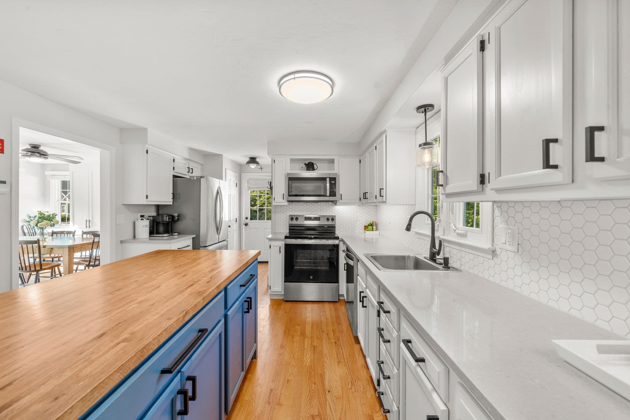 Single Family Residence at 11 Daniel Teague Dr, Rockland MA 02370, Rockland, photo 14 of 37