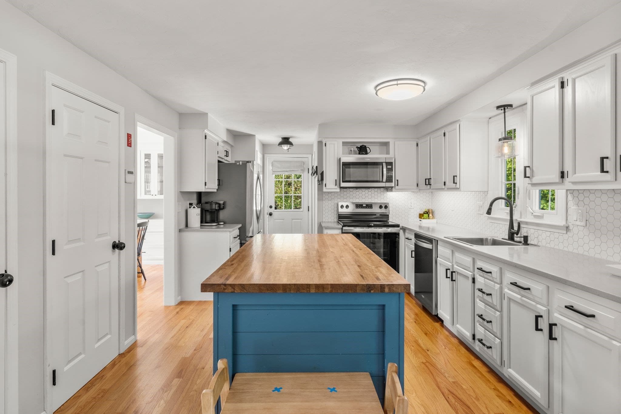 Single Family Residence at 11 Daniel Teague Dr, Rockland MA 02370, Rockland, photo 21 of 37