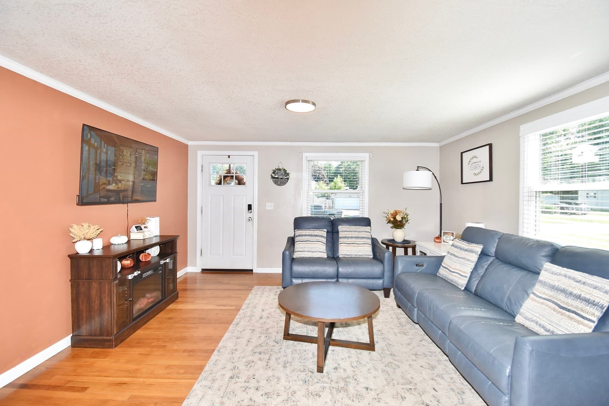 Single Family Residence at 92 Louis Rd, Springfield MA 01118, Springfield, photo 11 of 34