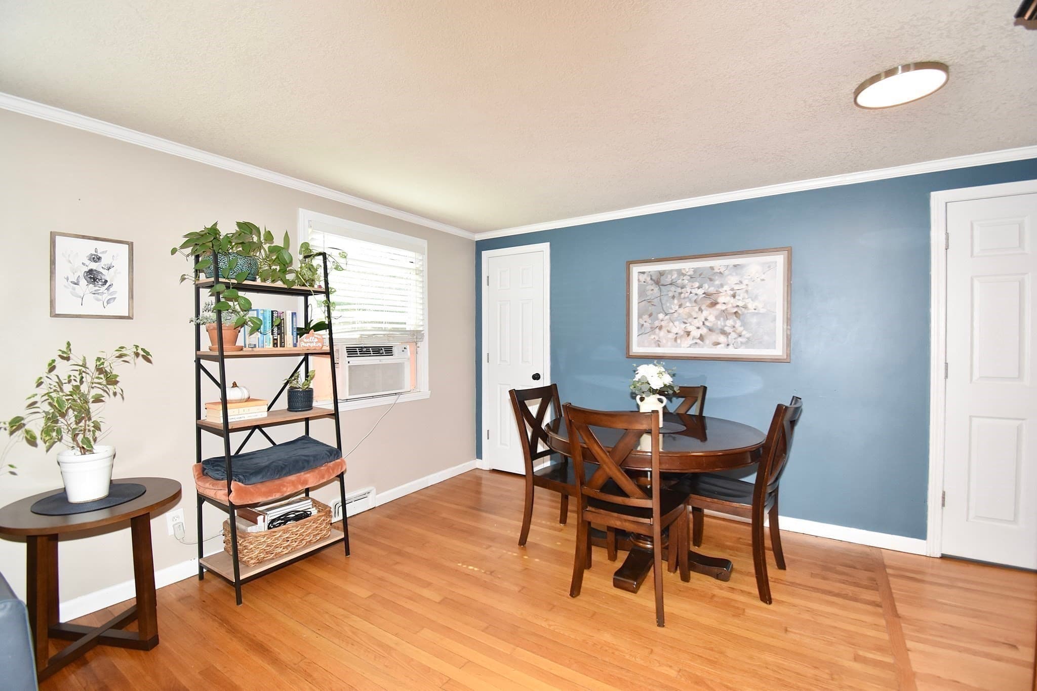 Single Family Residence at 92 Louis Rd, Springfield MA 01118, Springfield, photo 8 of 34