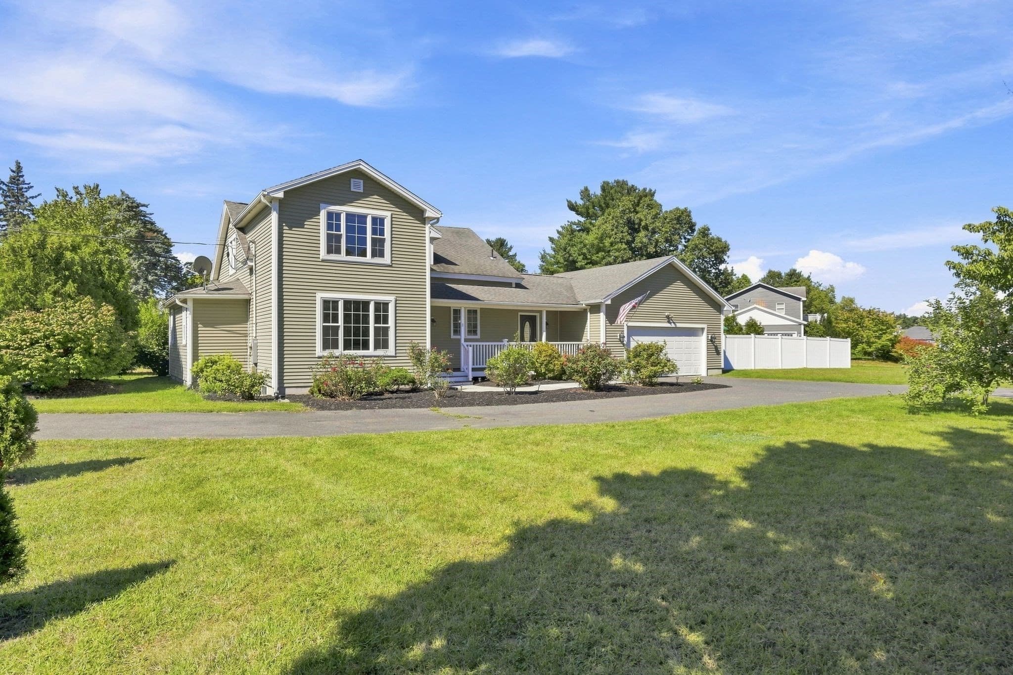 Single Family Residence at 8 Caddyshack Dr, Chicopee MA 01020, Chicopee, photo 2 of 42