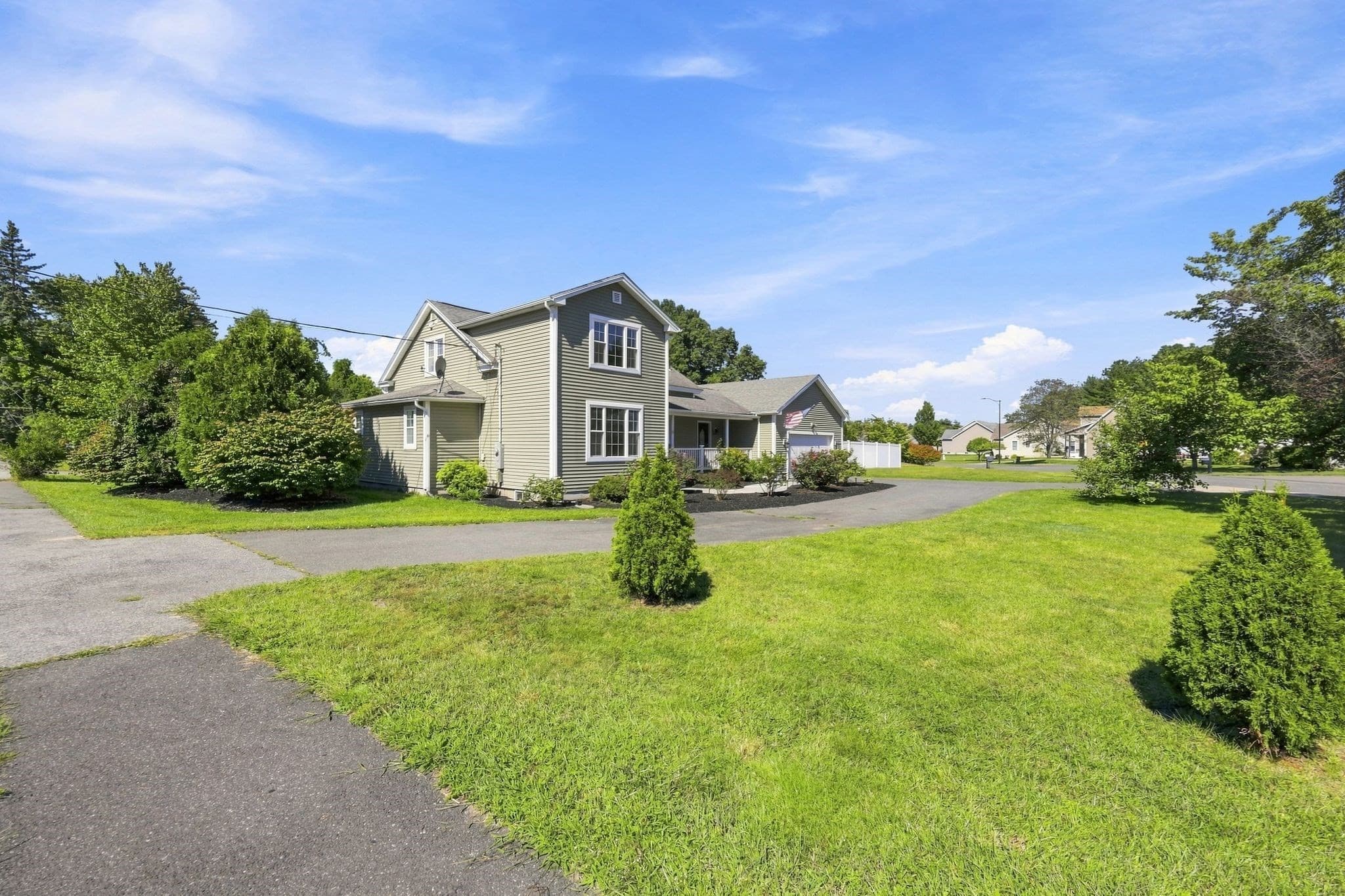 Single Family Residence at 8 Caddyshack Dr, Chicopee MA 01020, Chicopee, photo 42 of 42
