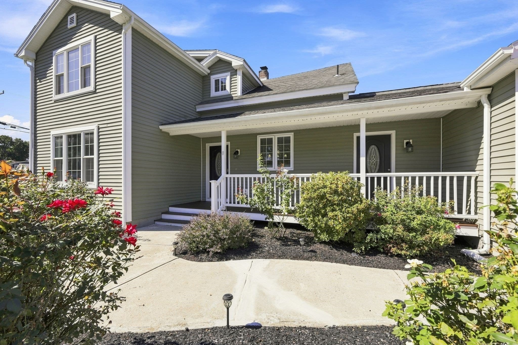 Single Family Residence at 8 Caddyshack Dr, Chicopee MA 01020, Chicopee, photo 3 of 42