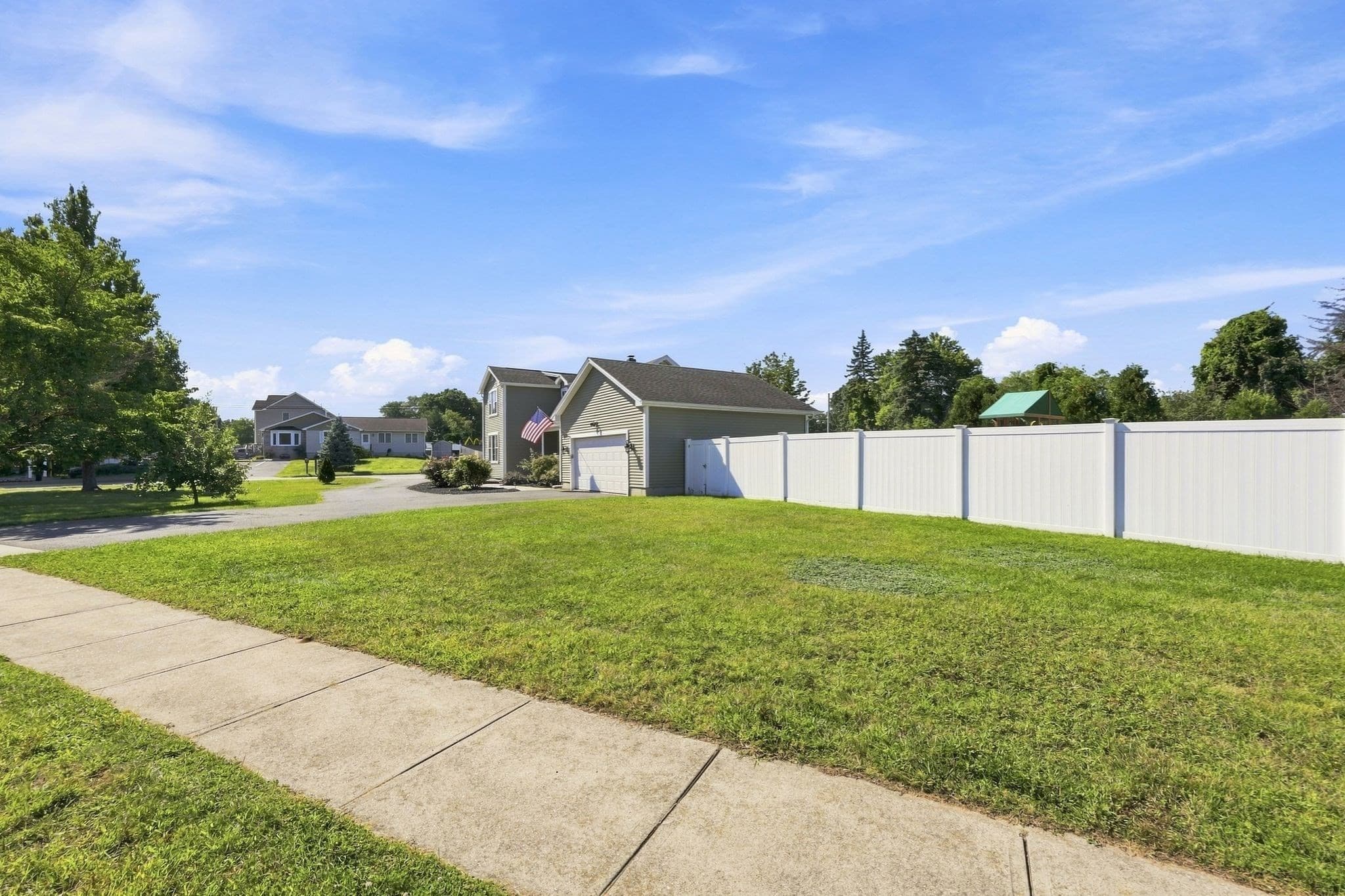 Single Family Residence at 8 Caddyshack Dr, Chicopee MA 01020, Chicopee, photo 39 of 42