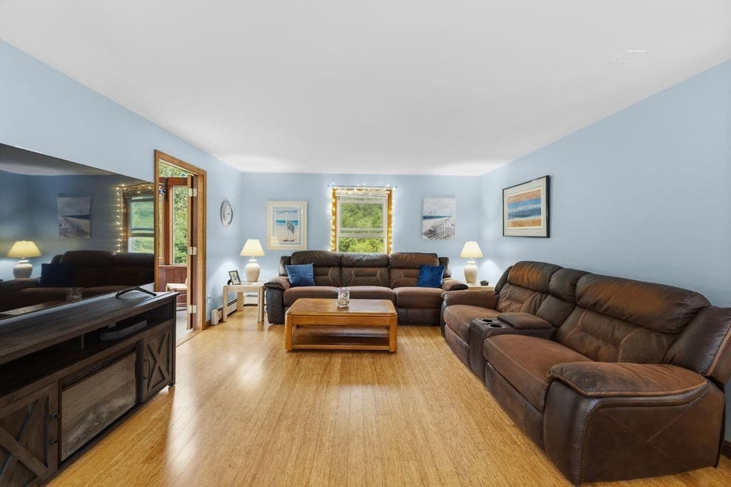Single Family Residence at 33 Woodland Rd, Rochester MA 02770, Rochester, photo 26 of 41