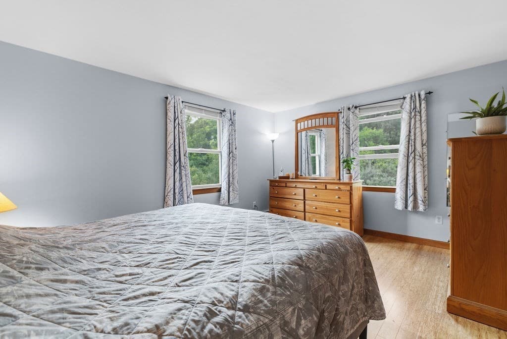 Single Family Residence at 33 Woodland Rd, Rochester MA 02770, Rochester, photo 32 of 41