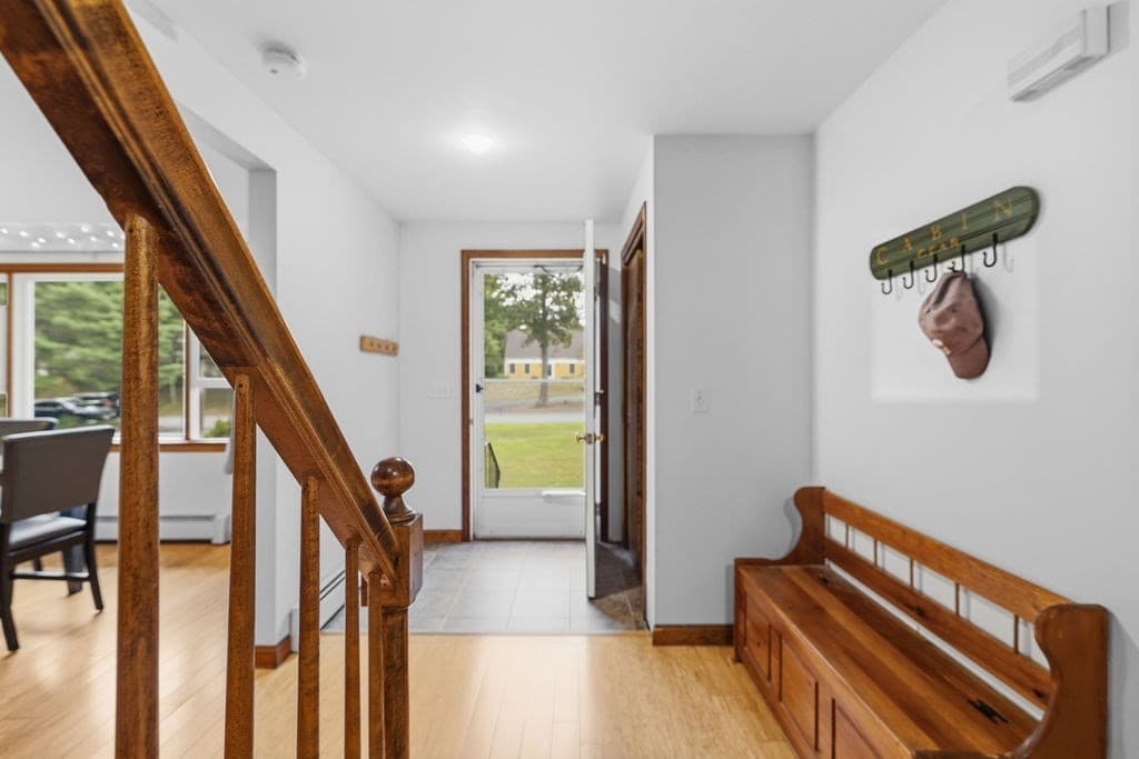 Single Family Residence at 33 Woodland Rd, Rochester MA 02770, Rochester, photo 21 of 41