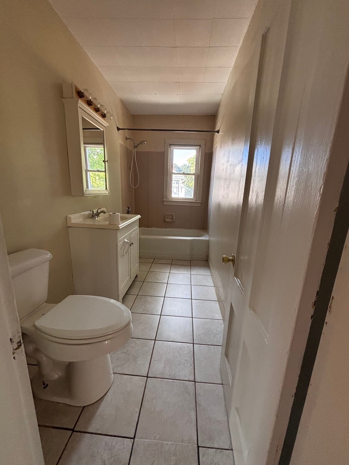 2 Family - 2 Units Up/Down at 13 Dexter St, Holyoke MA 01040, Holyoke, photo 13 of 24