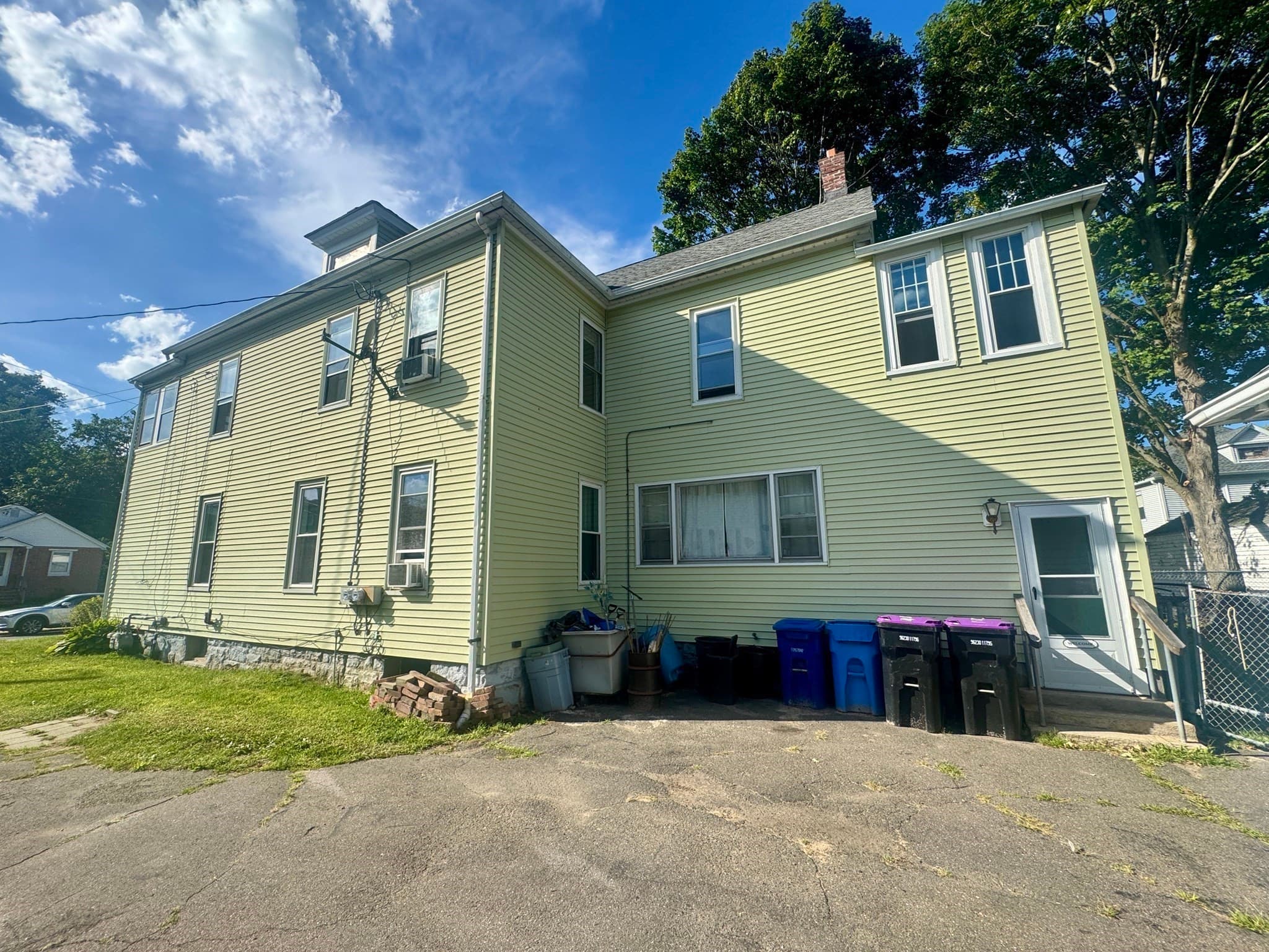 2 Family - 2 Units Up/Down at 13 Dexter St, Holyoke MA 01040, Holyoke, photo 4 of 24