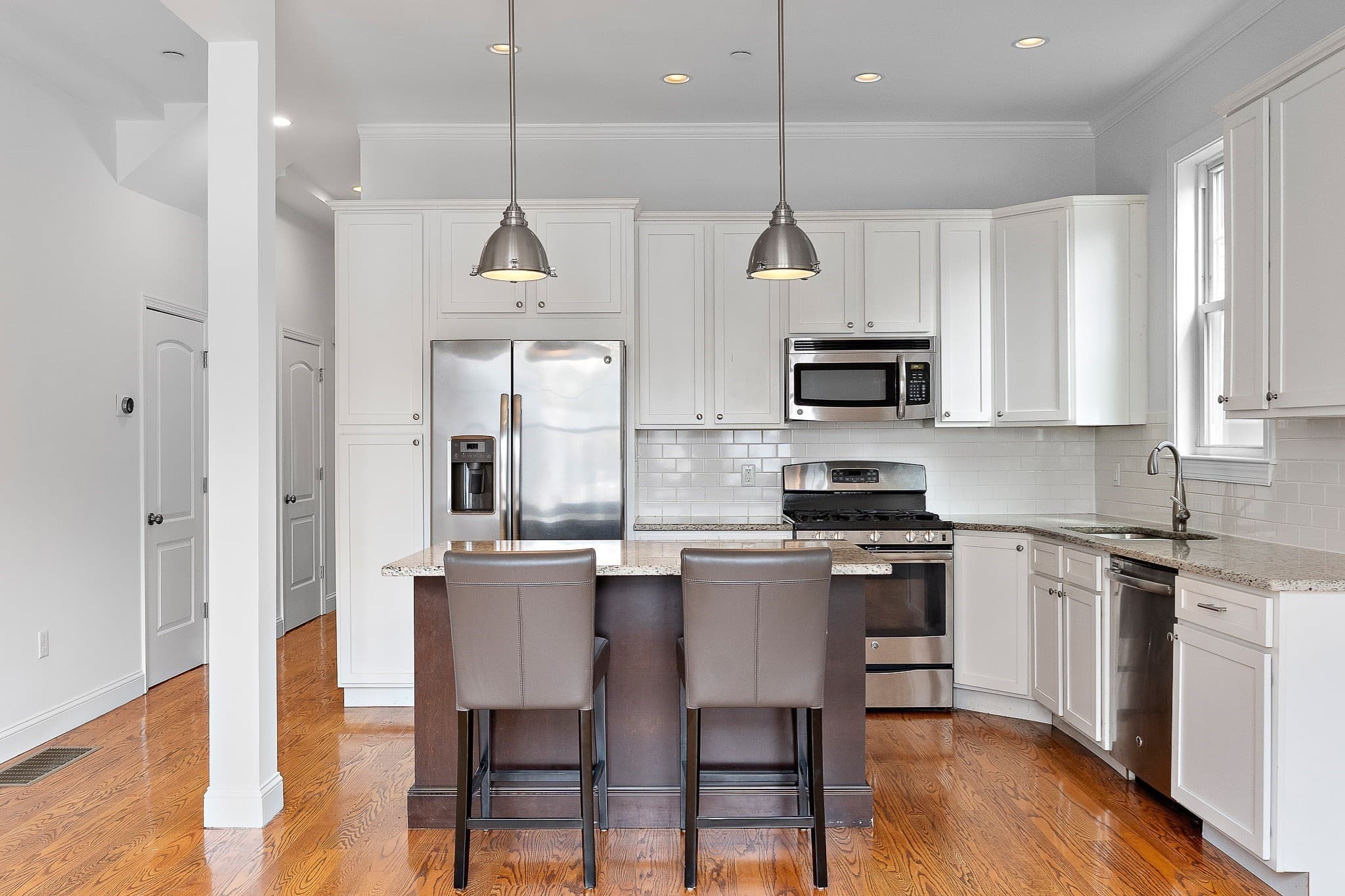 Condominium at 306 Maverick St # 1, Boston MA 02128, photo 6 of 31